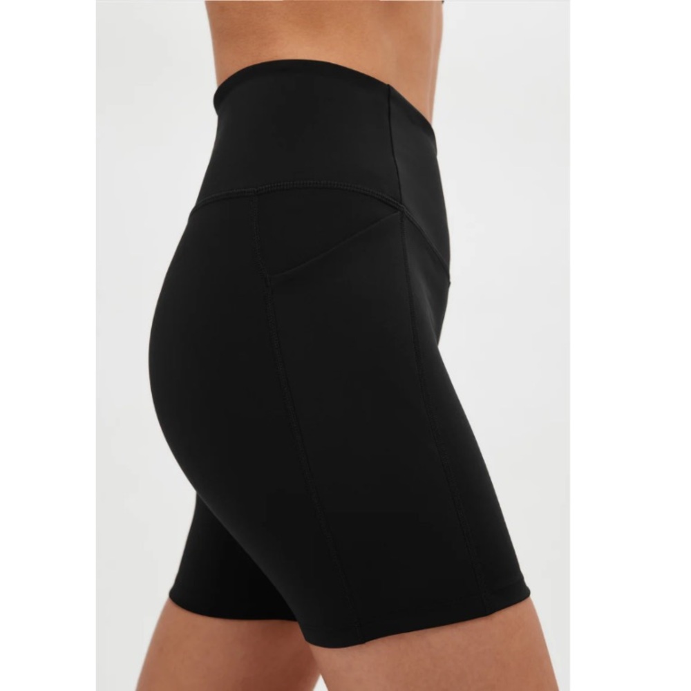 Girlfriend Collective Compressive Pocket Run Shorts, Size XS